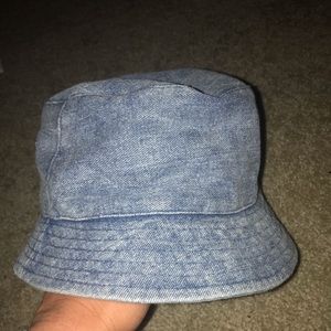 bucket hat